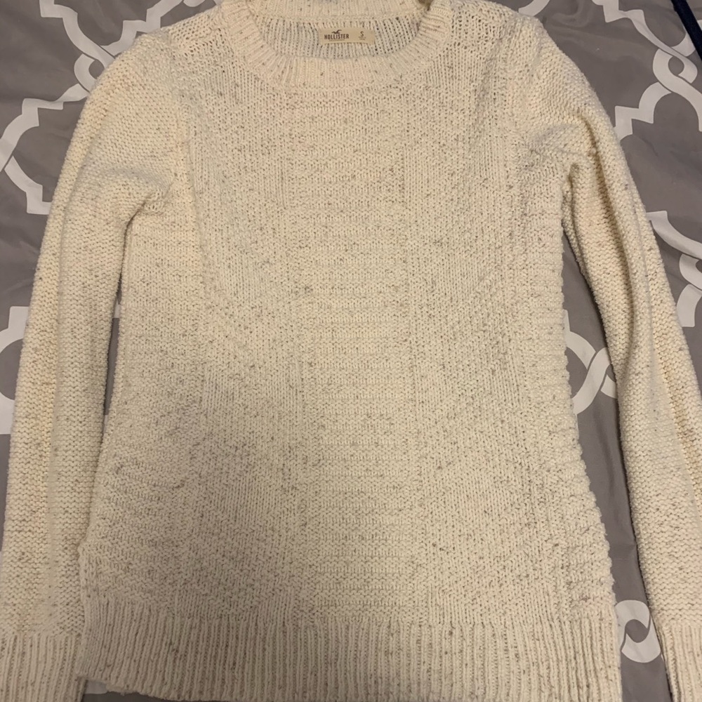 Hollister cream sweater